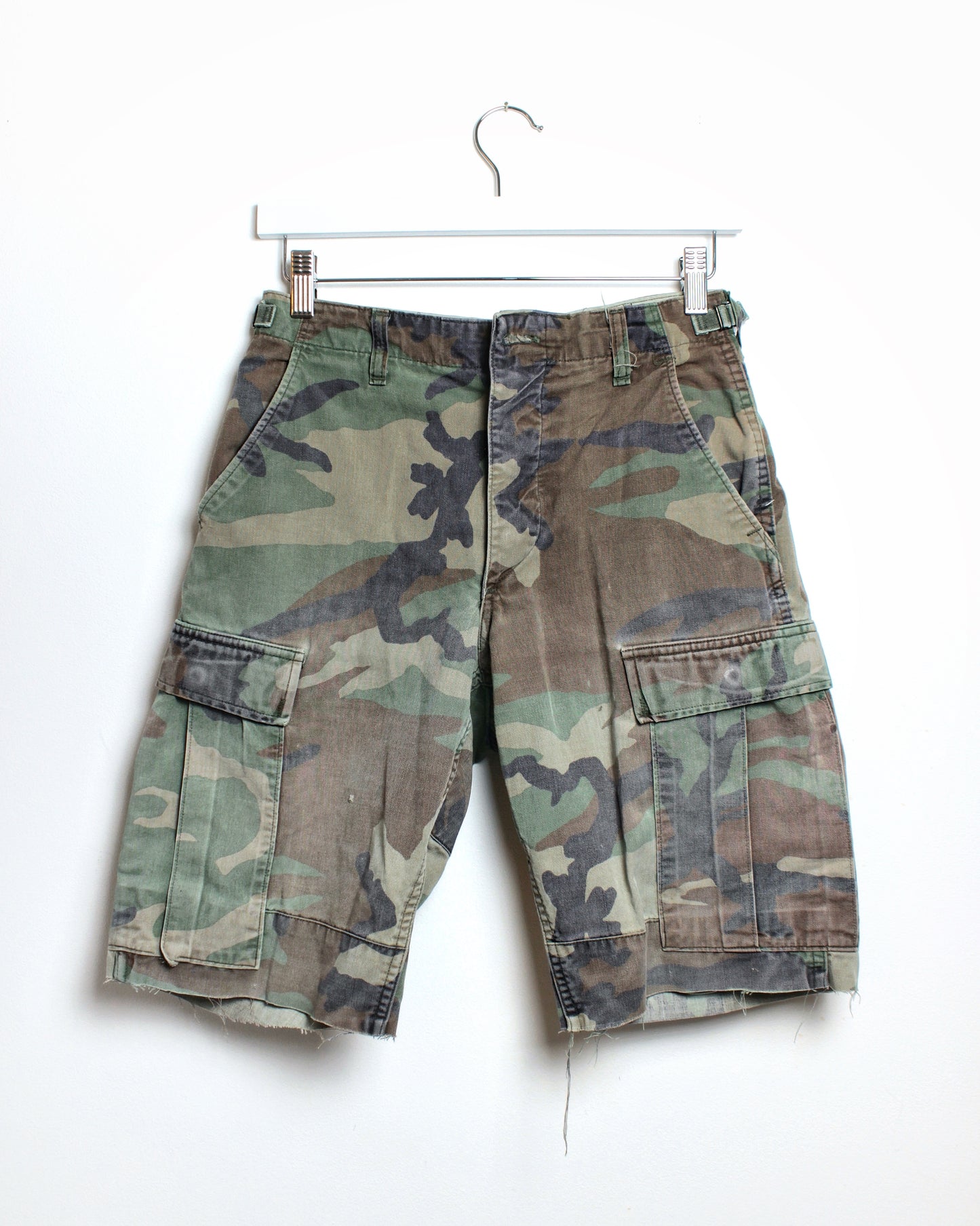 VINTAGE CAMO CARGO SHORTS - CLOSET LUNA