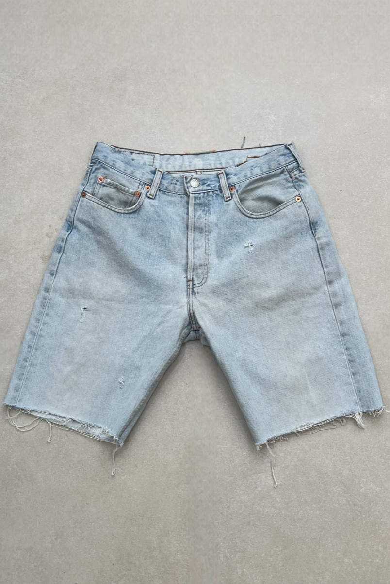"DAD" VINTAGE LEVI DENIM SHORTS - W31" - CLOSET LUNA