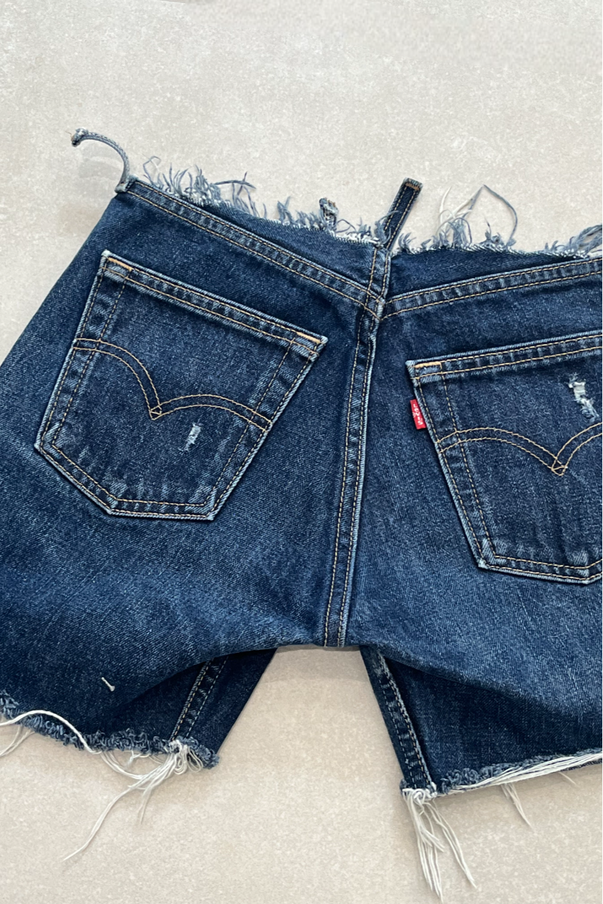 "LOW" VINTAGE LEVI DENIM SHORT- W27" - CLOSET LUNA