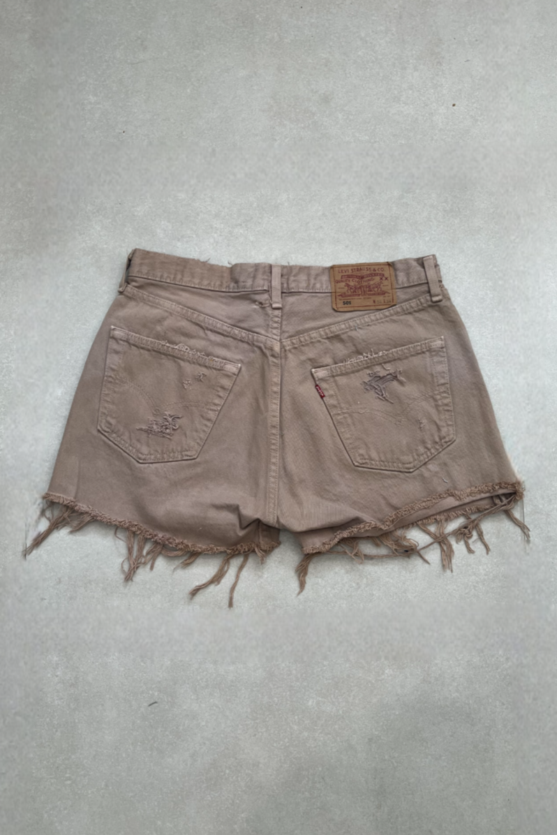 "MODEL" VINTAGE LEVI DENIM SHORTS- W31" COSMIC LATTE - CLOSET LUNA
