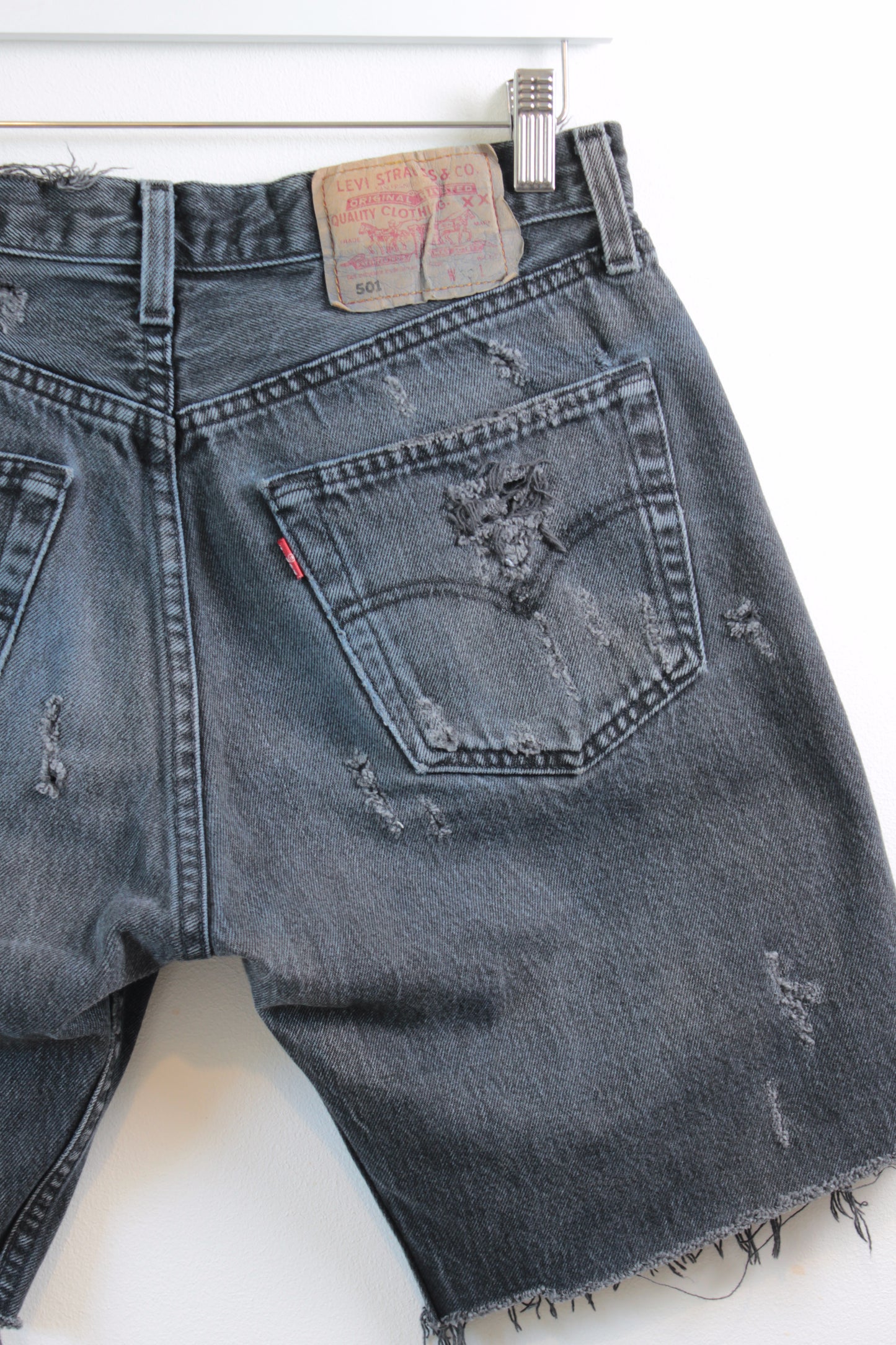 "DAD" VINTAGE 501 LEVI SHORTS W29" - CLOSET LUNA