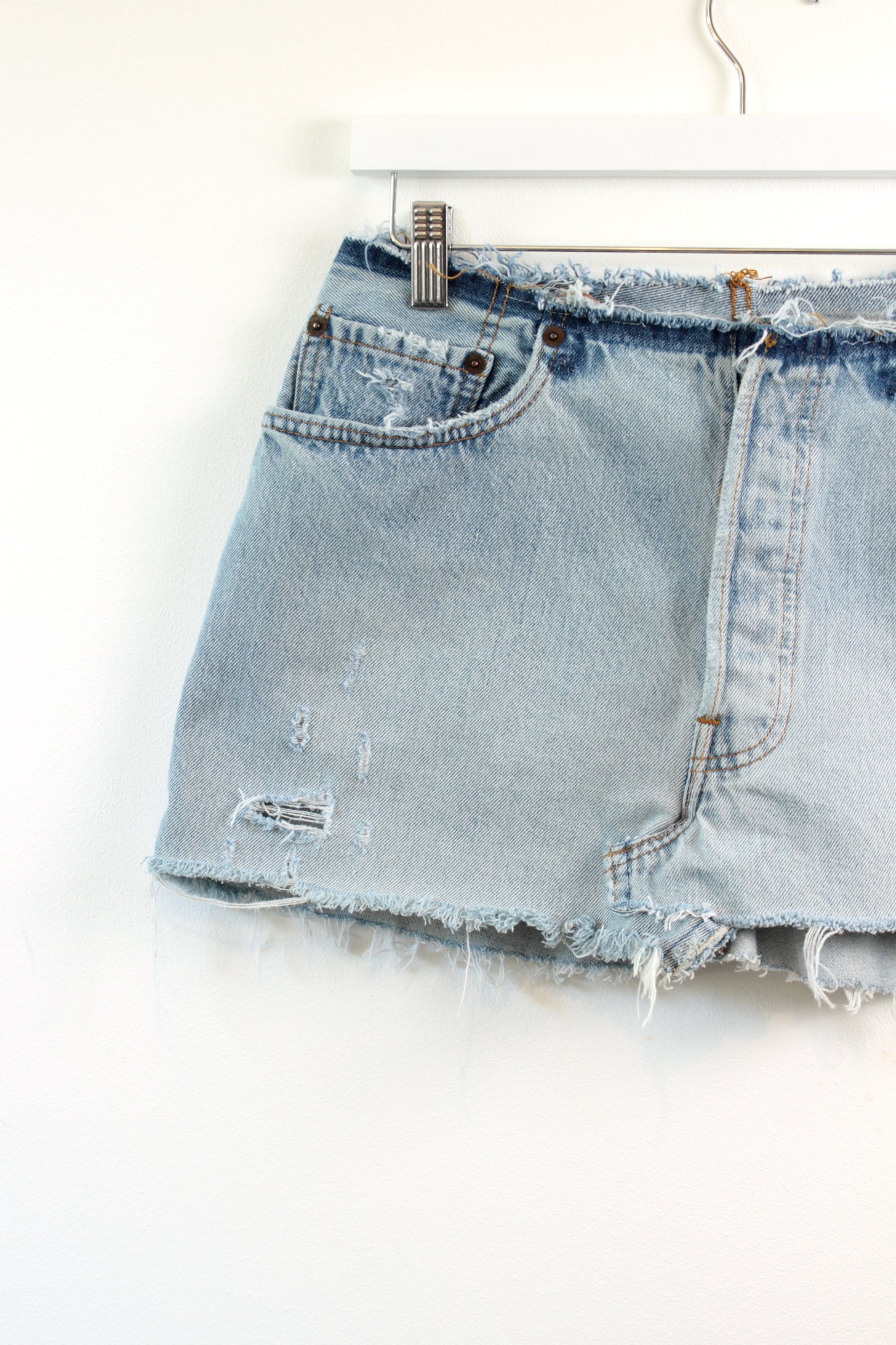 "NO WAISTBAND" LEVI MINI SKIRT W28" - CLOSET LUNA