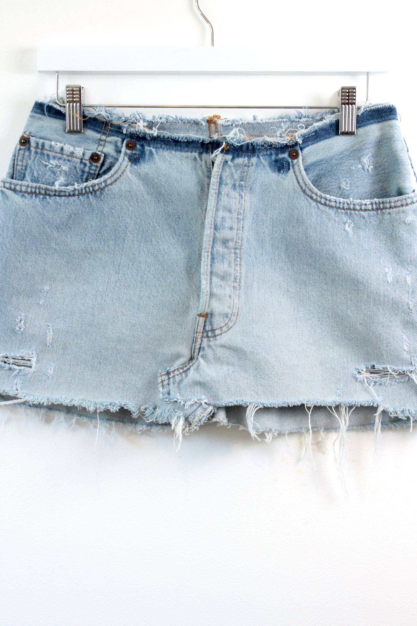 "NO WAISTBAND" LEVI MINI SKIRT W28" - CLOSET LUNA