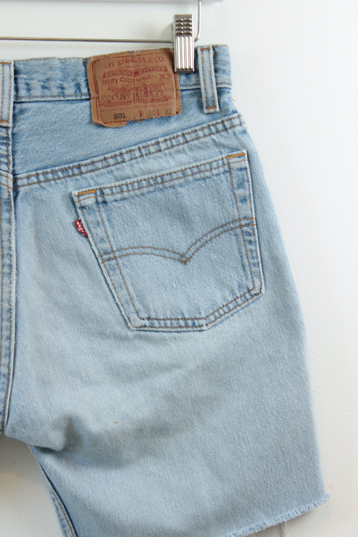 "DAD" VINTAGE LEVI 501 SHORTS W29 - CLOSET LUNA