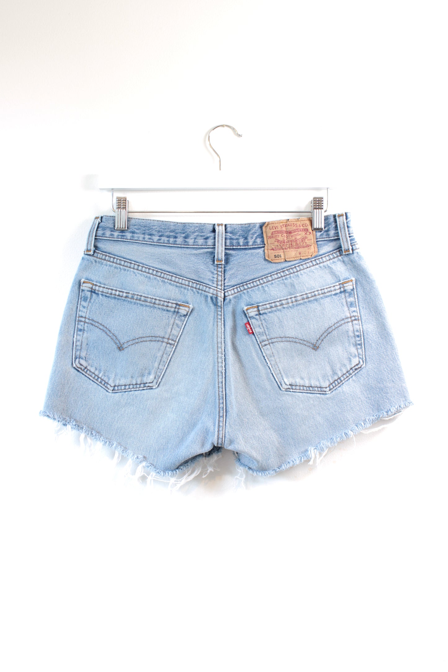 CLASSIC VINTAGE LEVI 501 SHORTS W28 - CLOSET LUNA