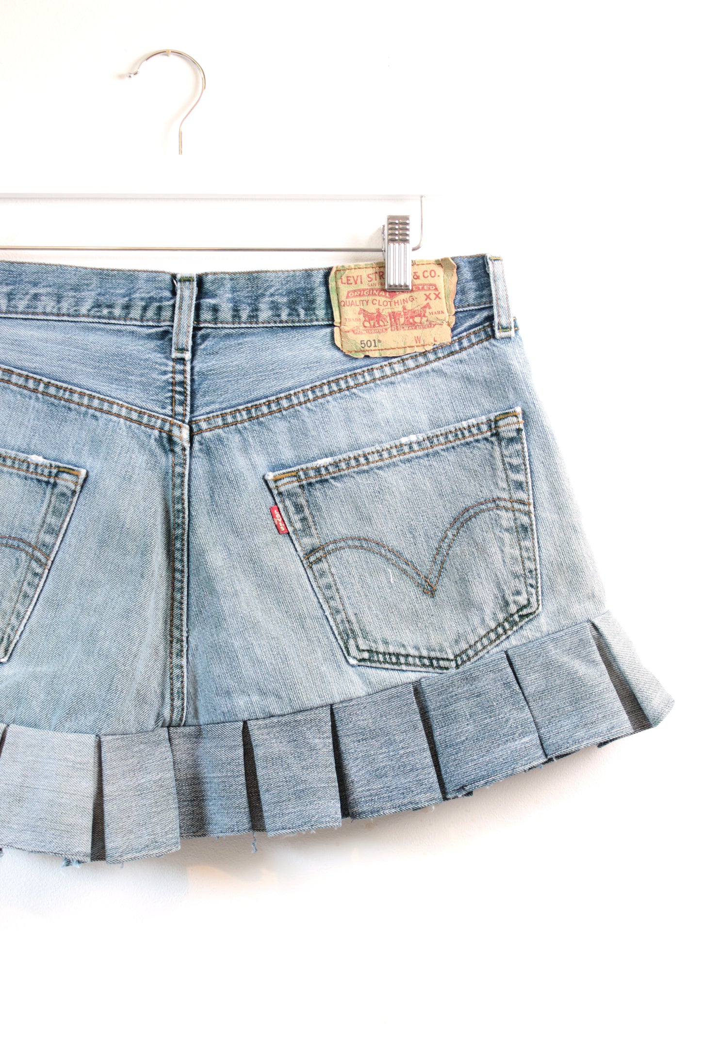 PLEATED MINI SKIRT W32