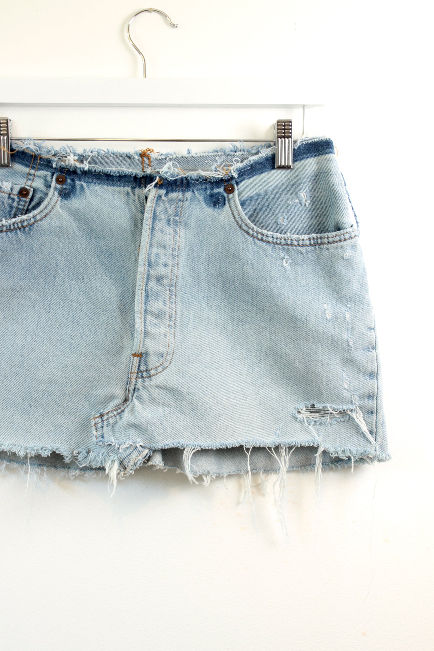 "NO WAISTBAND" LEVI MINI SKIRT W28" - CLOSET LUNA