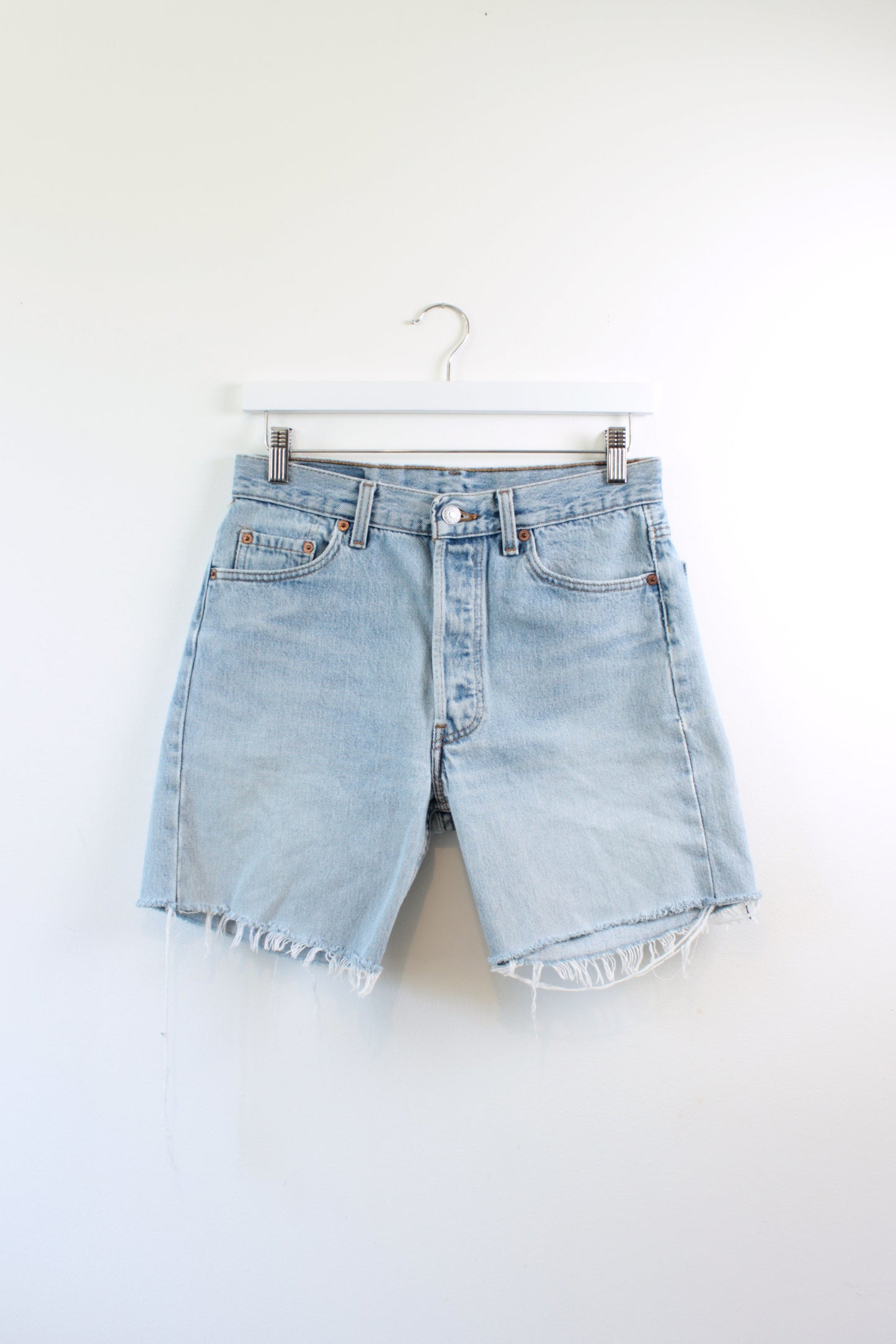 "DAD" VINTAGE LEVI 501 DENIM SHORTS W29 - CLOSET LUNA