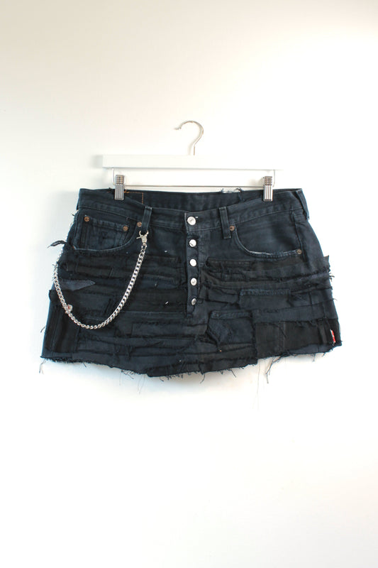 "DISTRESSED" REWORKED BY US VINTAGE LEVI DENIM CHAIN MINI SKIRT W34 - CLOSET LUNA