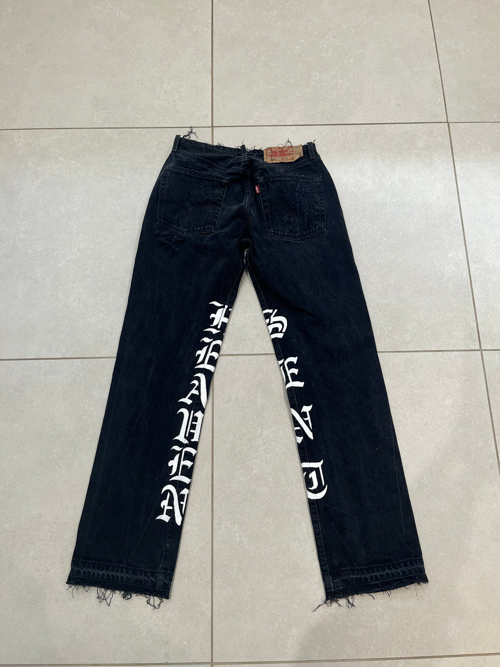 Luna Low Script Jeans - CLOSET LUNA