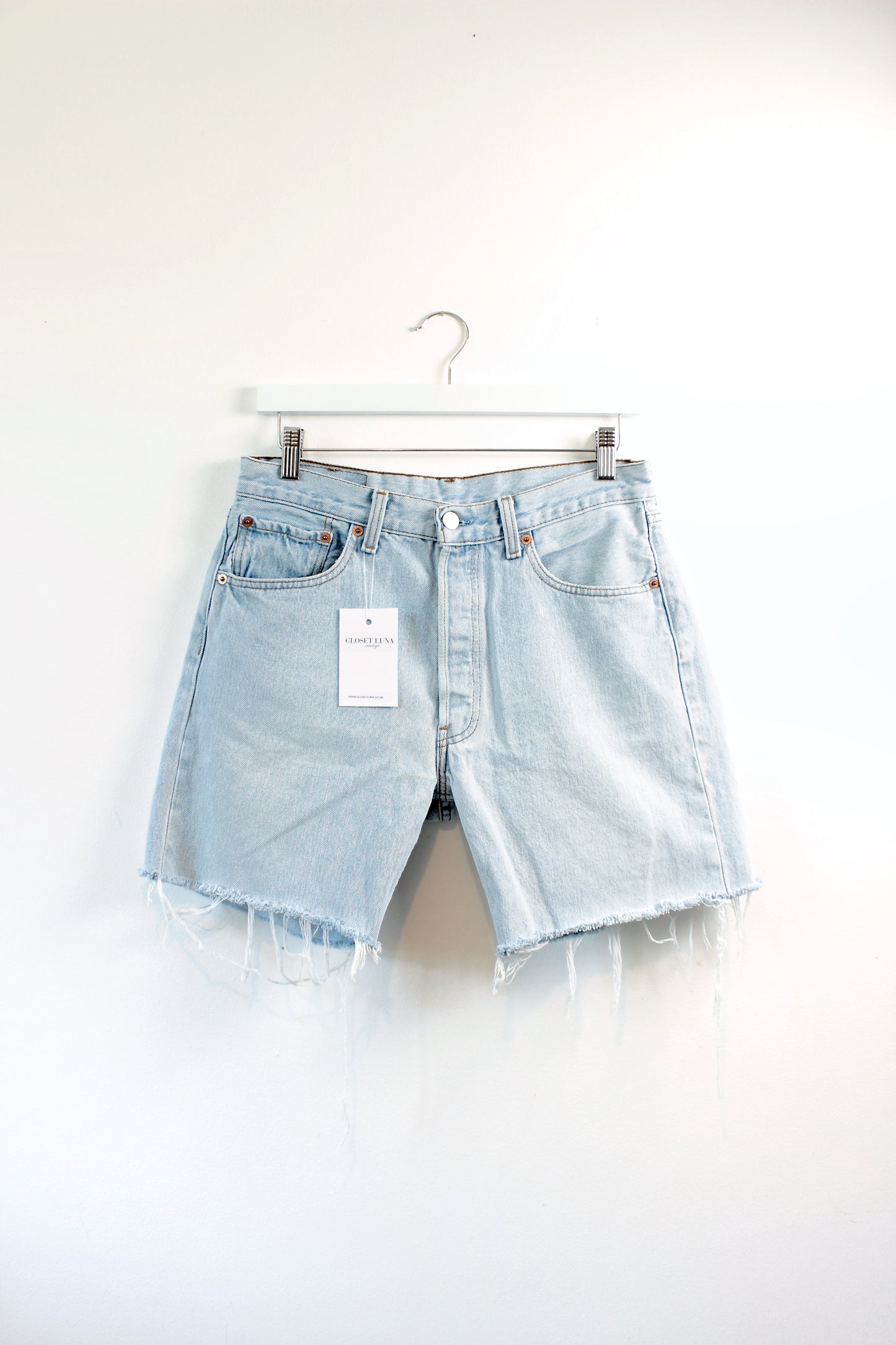 "DAD" VINTAGE LEVI 501 SHORT W30"