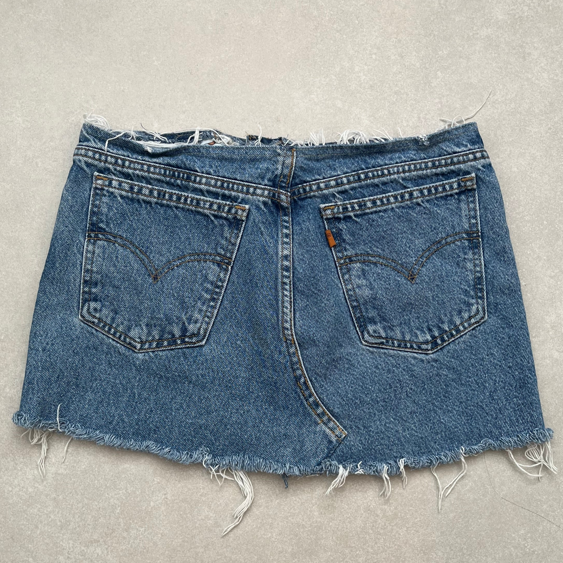 "NO WAIST" VINTAGE LEVI MINI SKIRT- W29" - CLOSET LUNA