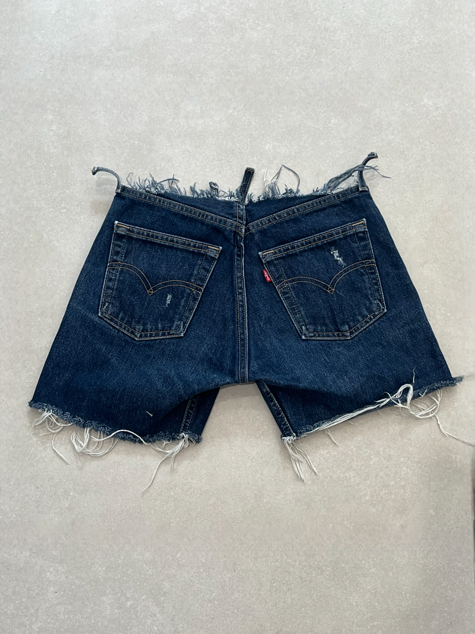 "LOW" VINTAGE LEVI DENIM SHORT- W27" - CLOSET LUNA