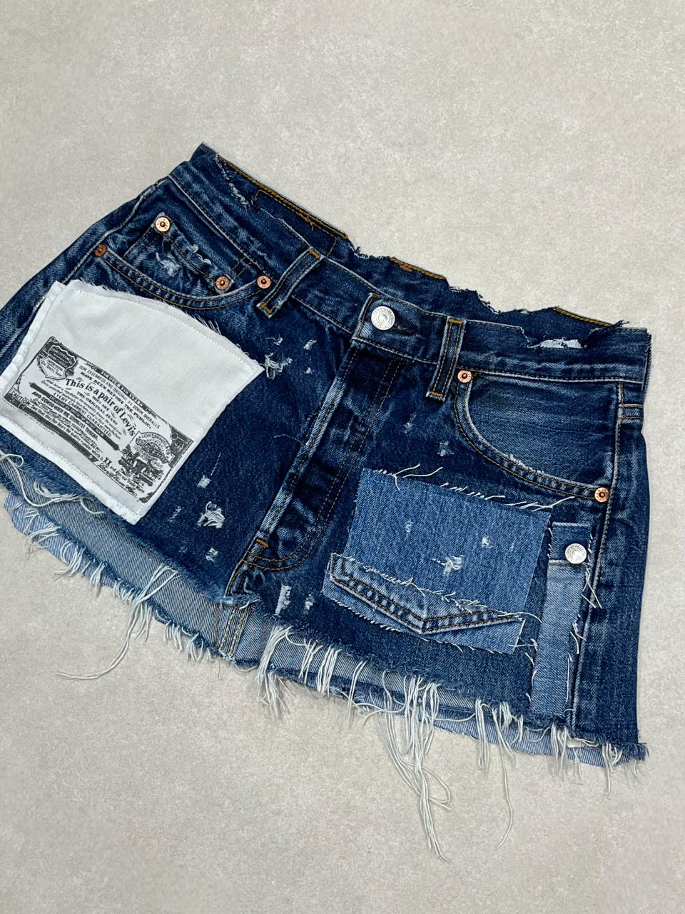 "DISTRESSED" VINTAGE LEVI MINI SKIRT W28" - CLOSET LUNA