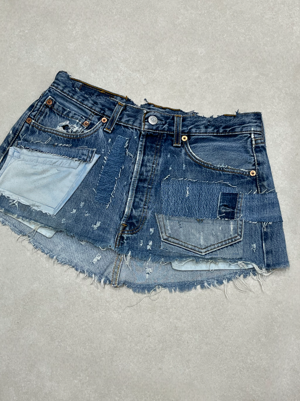 "DISTRESSED" VINTAGE LEVI MINI SKIRT W30" - CLOSET LUNA