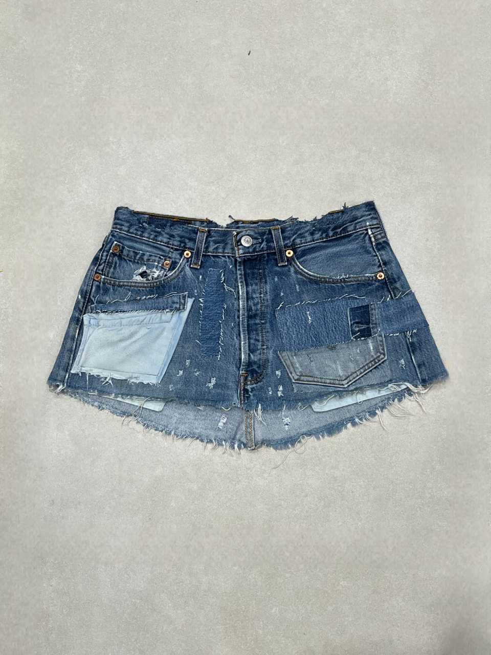 "DISTRESSED" VINTAGE LEVI MINI SKIRT W30" - CLOSET LUNA