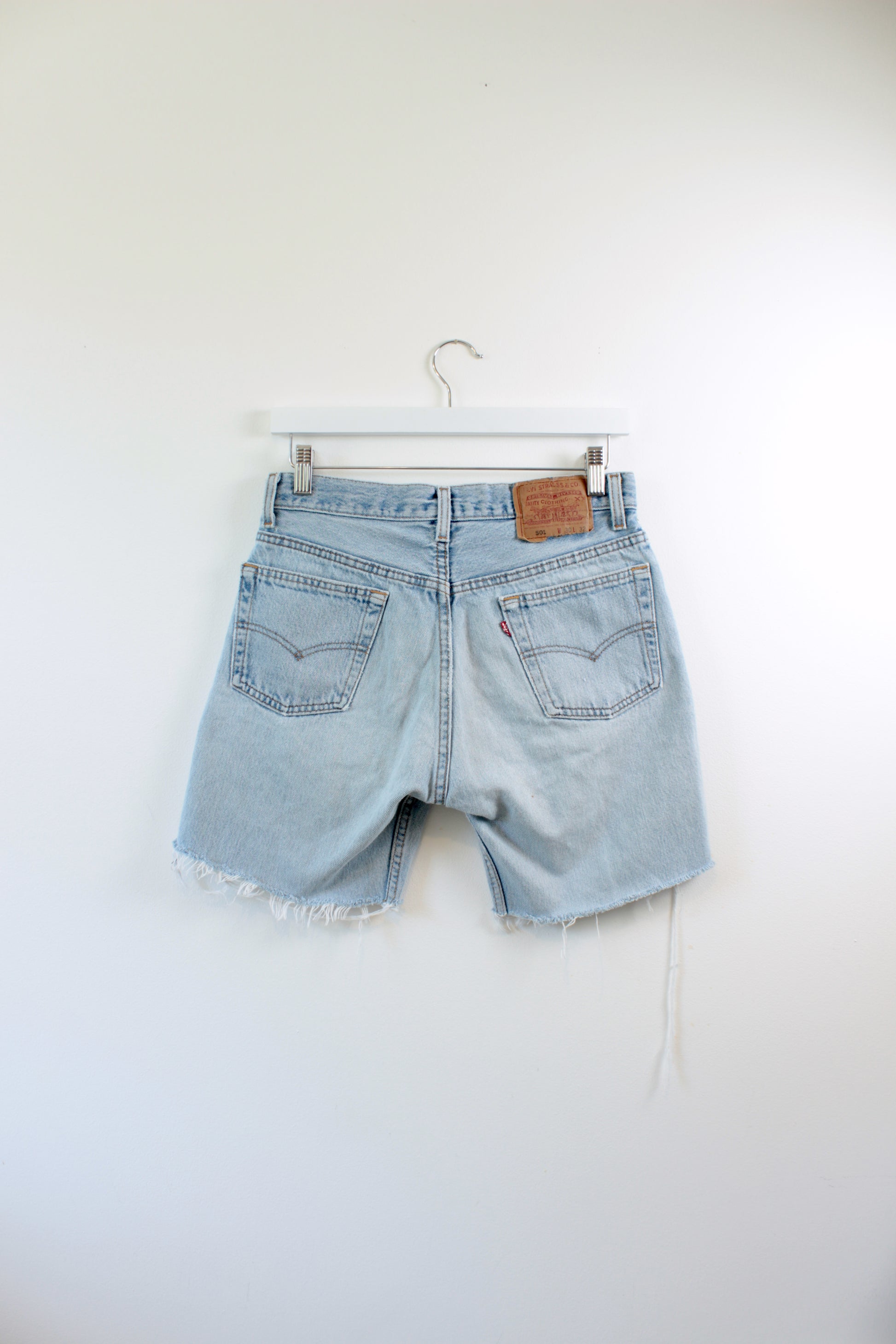 "DAD" VINTAGE LEVI 501 SHORTS W29 - CLOSET LUNA