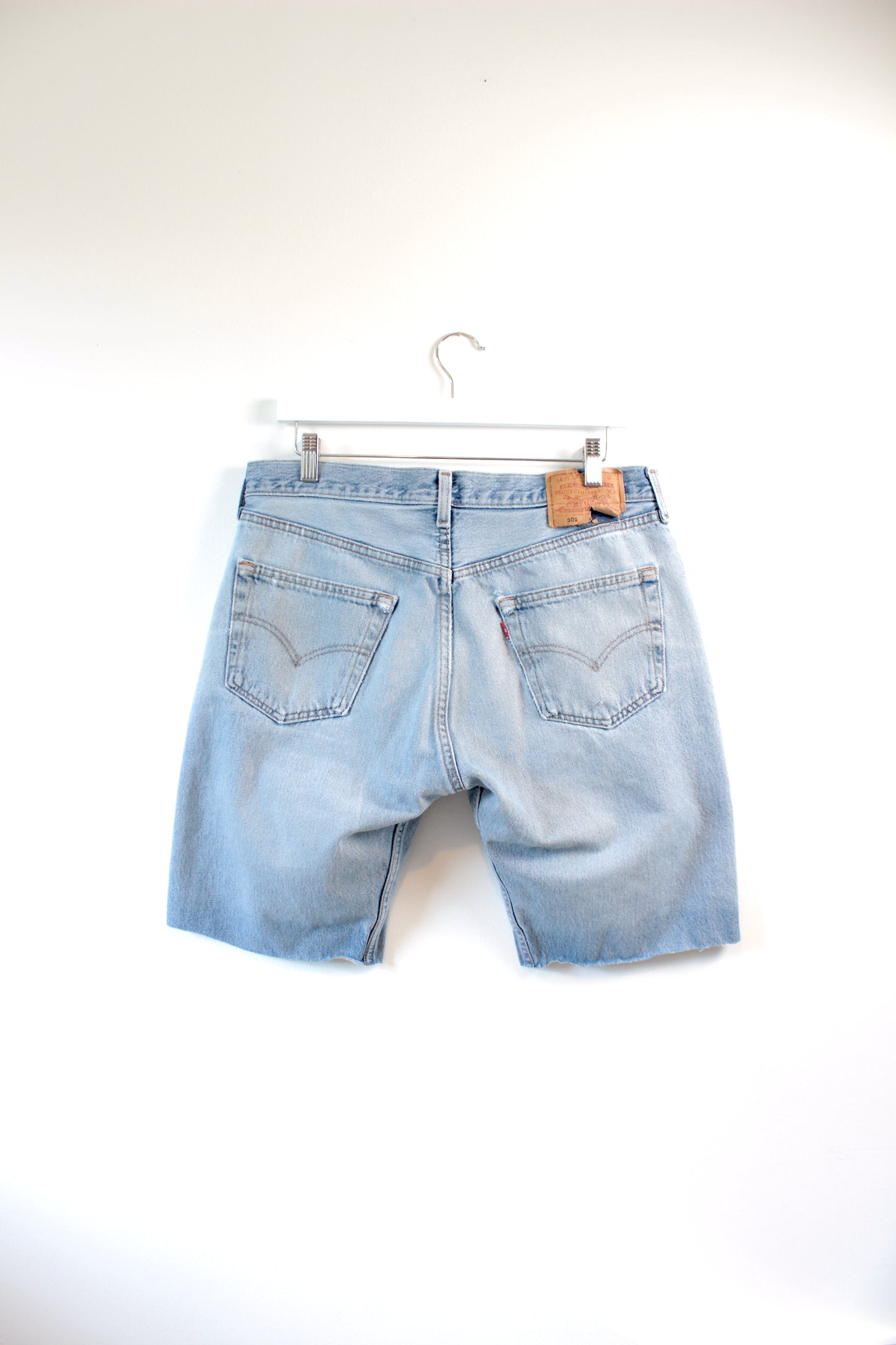 "DAD" VINTAGE LEVI 501 SHORTS W33