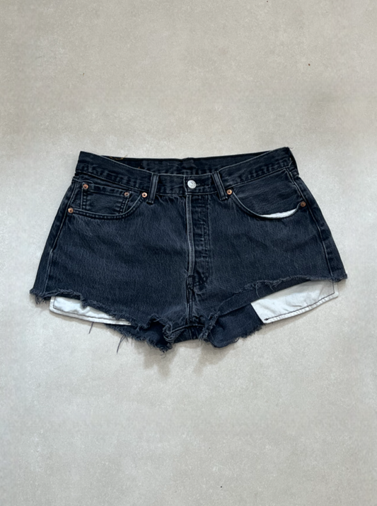 "MINI" VINTAGE DENIM LEVI SHORTS - W31" - CLOSET LUNA