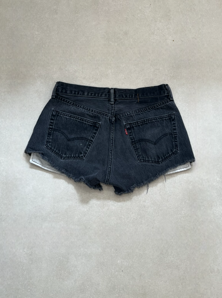 "MINI" VINTAGE DENIM LEVI SHORTS - W31" - CLOSET LUNA