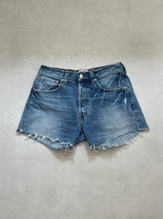 "MODEL" VINTAGE LEVI DENIM SHORTS - W30" - CLOSET LUNA