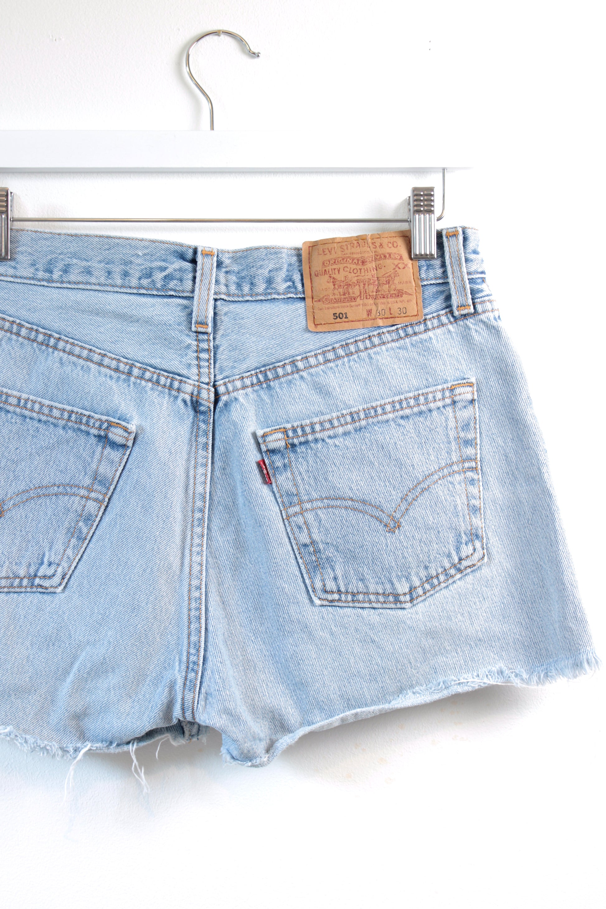 CLASSIC VINTAGE LEVI 501 SHORT W28 - CLOSET LUNA
